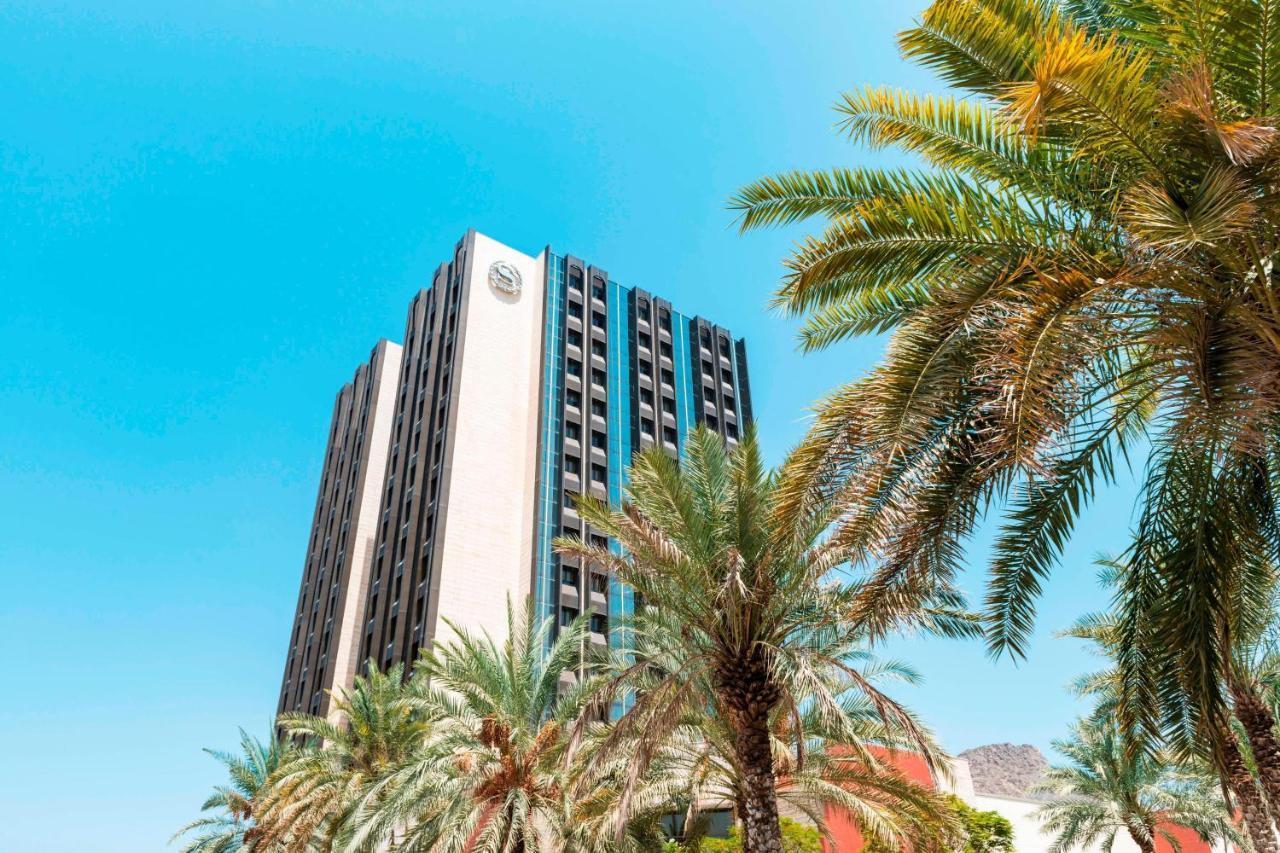 Sheraton Oman Hotel Маскат Екстер'єр фото The hotel in 2016