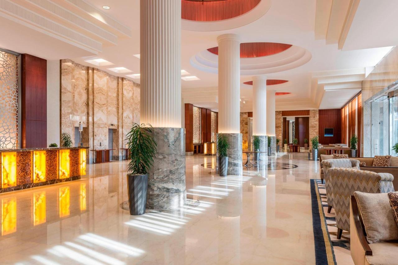 Sheraton Oman Hotel Маскат Екстер'єр фото Lobby