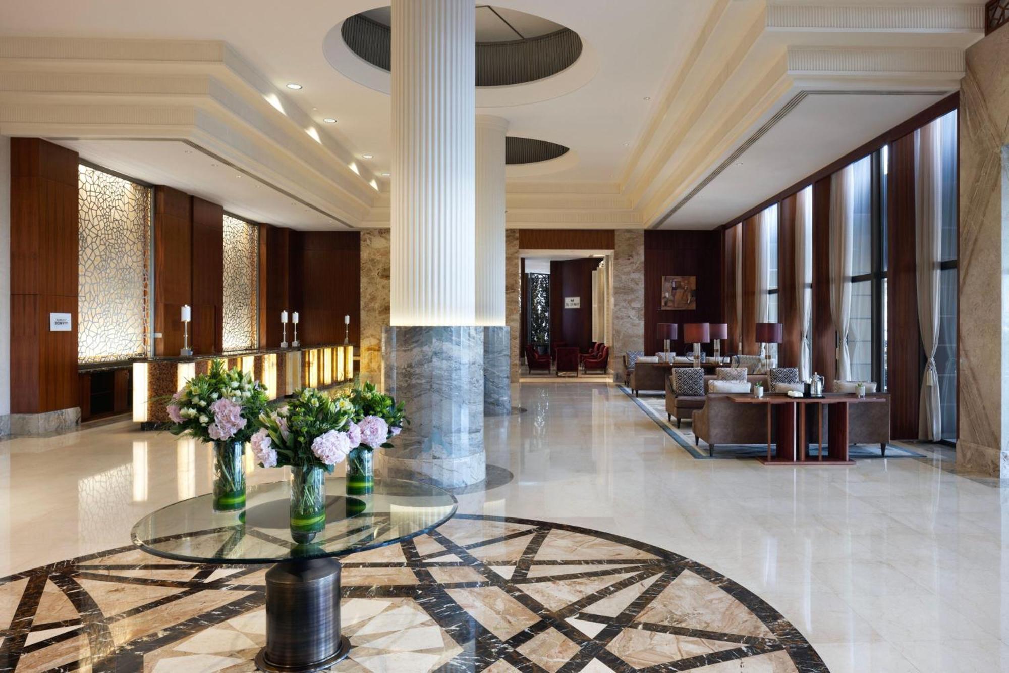 Sheraton Oman Hotel Маскат Екстер'єр фото Lobby