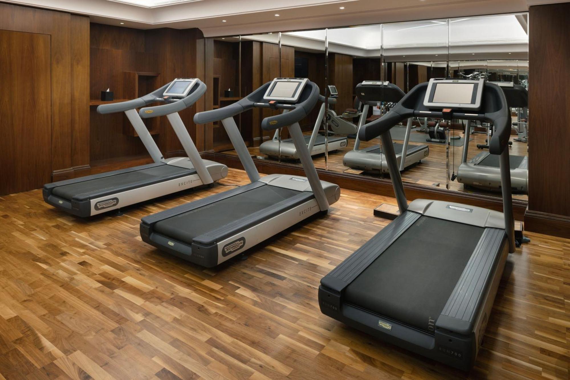 Sheraton Oman Hotel Маскат Екстер'єр фото Treadmills