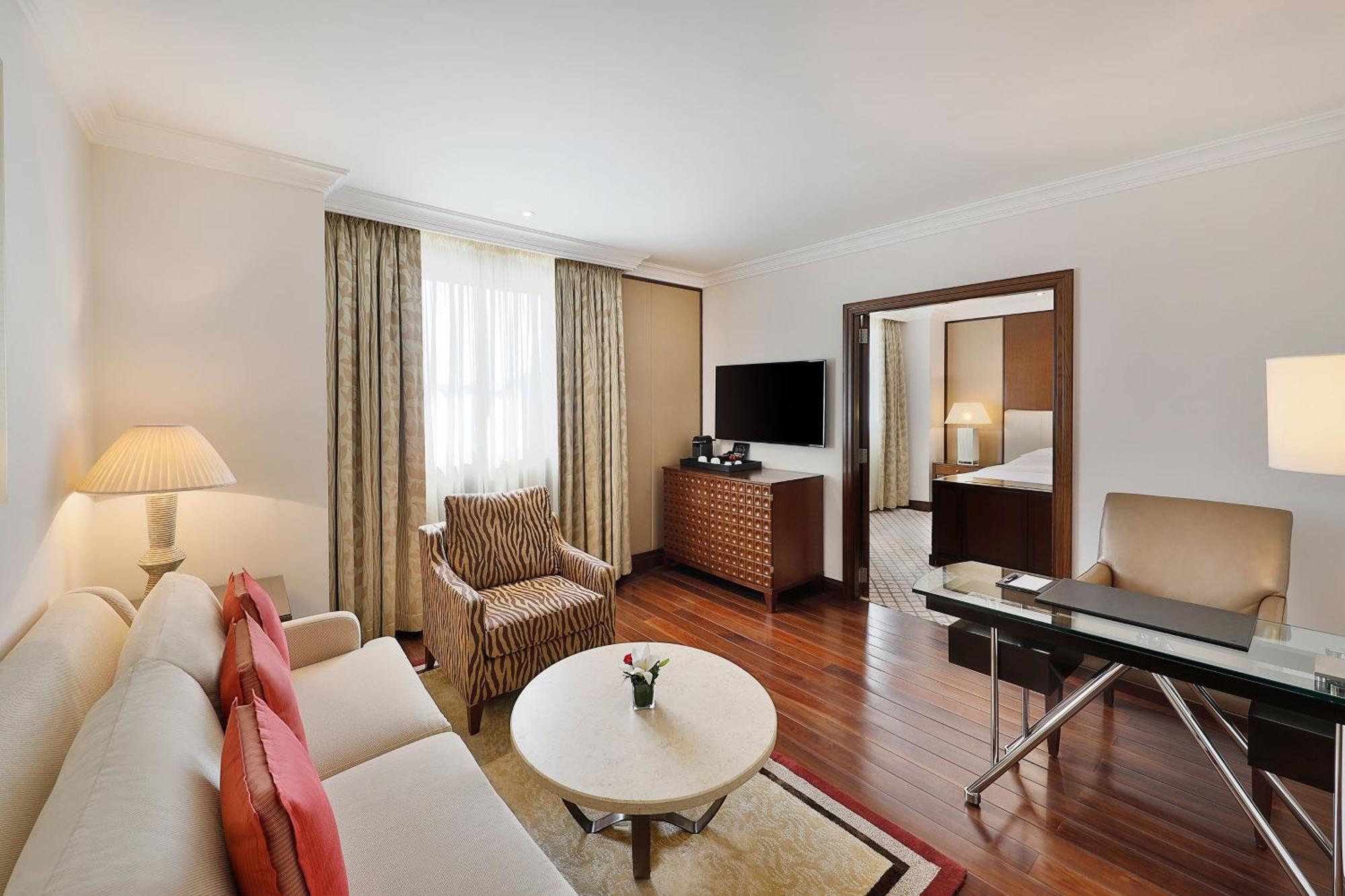 Sheraton Oman Hotel Маскат Екстер'єр фото